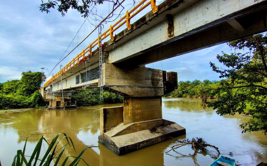Ante la entrada de la temporada de lluvias refuerzan puentes en el sur de Casanare