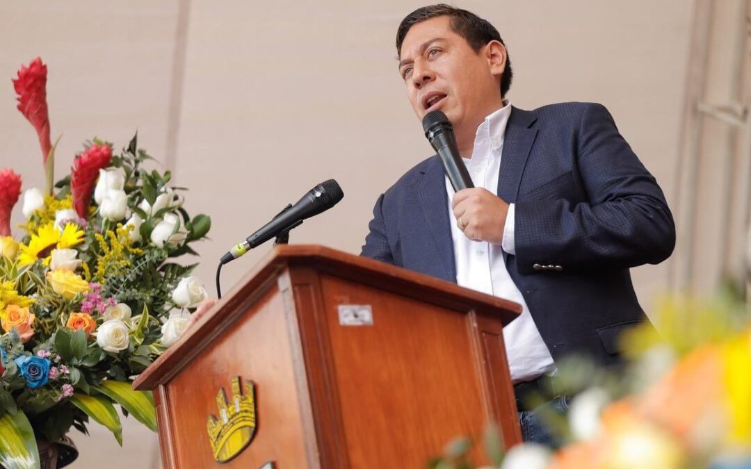 Carlos Amaya espera una señal de ‘arriba’ para decidir si renuncia o se queda como gobernador #Tolditos7días
