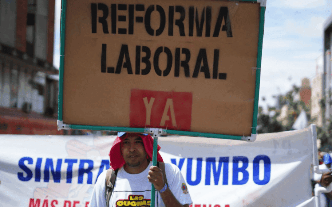 Trabajadores e indígenas colombianos salen a la calle en apoyo a consulta popular de Petro