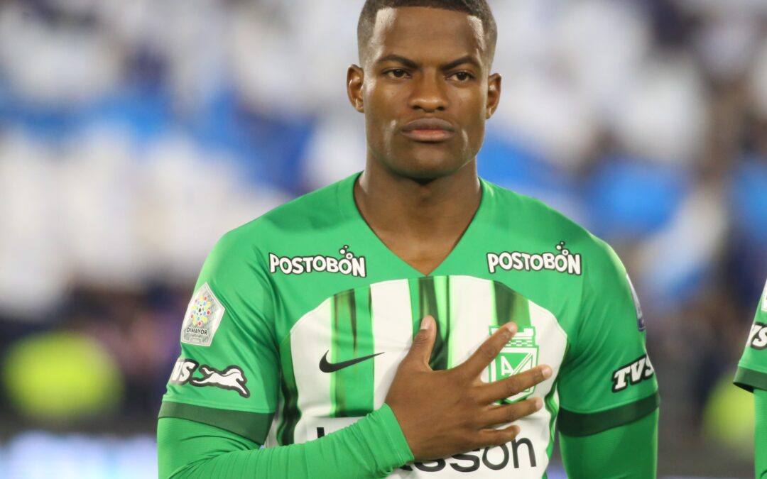 Susto en Nacional: Andrés Román se desplomó en pleno partido ante Santa Fe