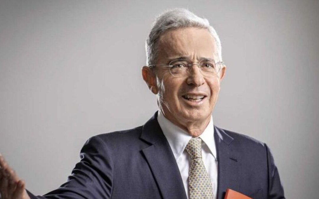 Uribe pide a candidatos del Centro Democrático no hablar más de Petro