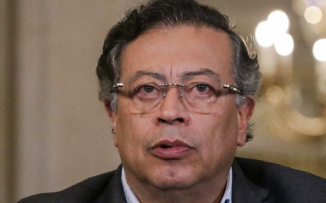 Petro celebra resultados de la BVC y llama al Congreso a aprobar la tributaria