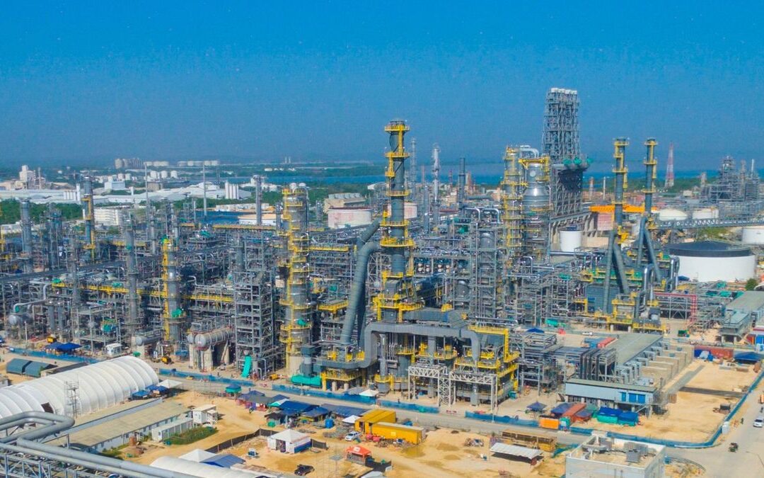 Exministro de Minas advierte que cobro de la DIAN a Reficar desconoce el régimen de zonas francas