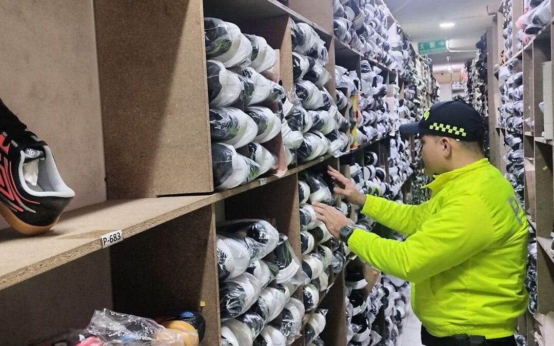 DIAN adelanta operativos anticontrabando de Navidad en Bogotá y otras 12 ciudades del país