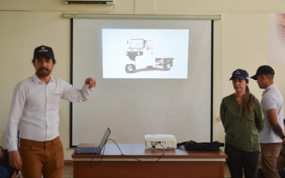 De las carretas tiradas por caballos a los vehículos eléctricos, el cambio de los recuperadores en Sogamoso