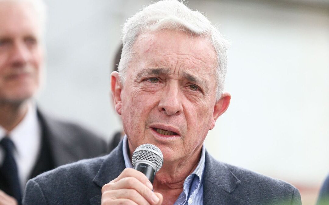 Álvaro Uribe anuncia tutela para frenar decreto de emergencia económica