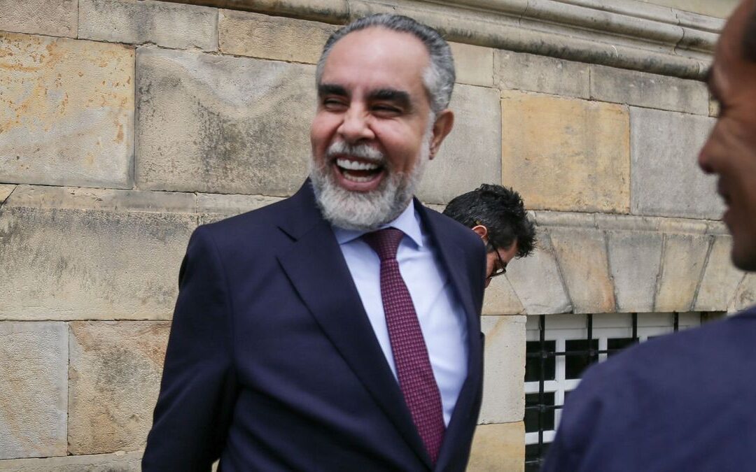 Benedetti advierte que el aumento del salario mínimo podría ser de más del 11%: “Cuidado y de pronto se lleva una sorpresa”