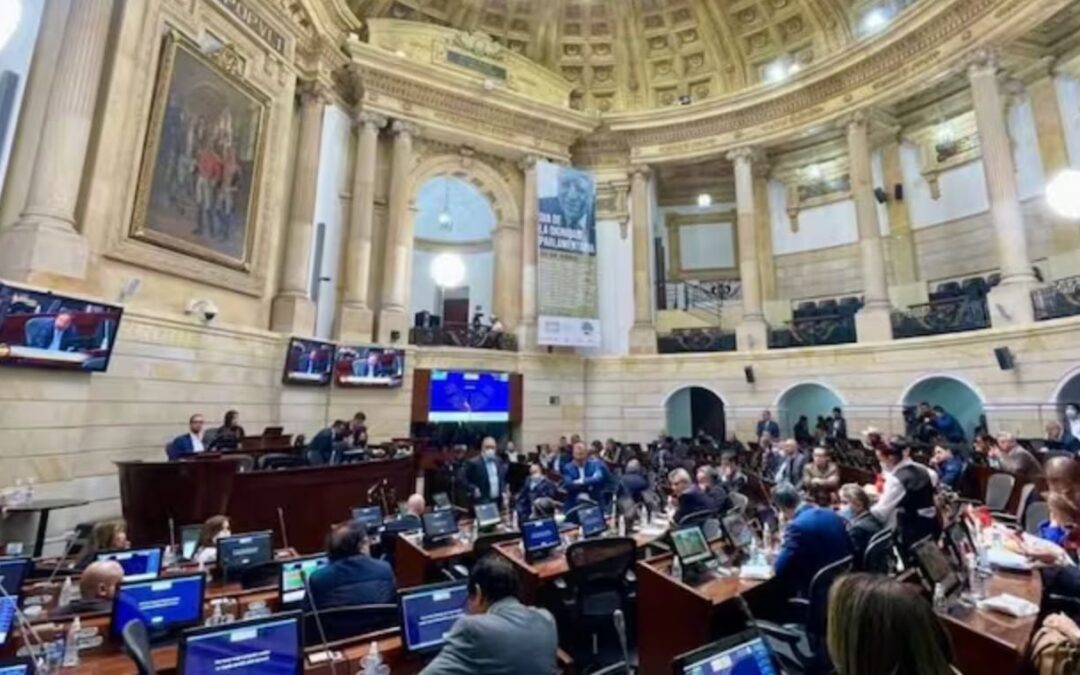 Senado aprovecharía sesiones extras para debatir decreto de emergencia económica
