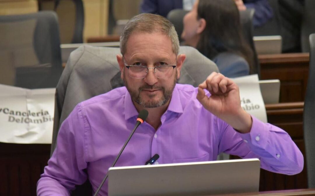 Representante Suárez Vacca dice que Comisión Séptima del Senado defendió el negocio de la salud #Tolditos7días