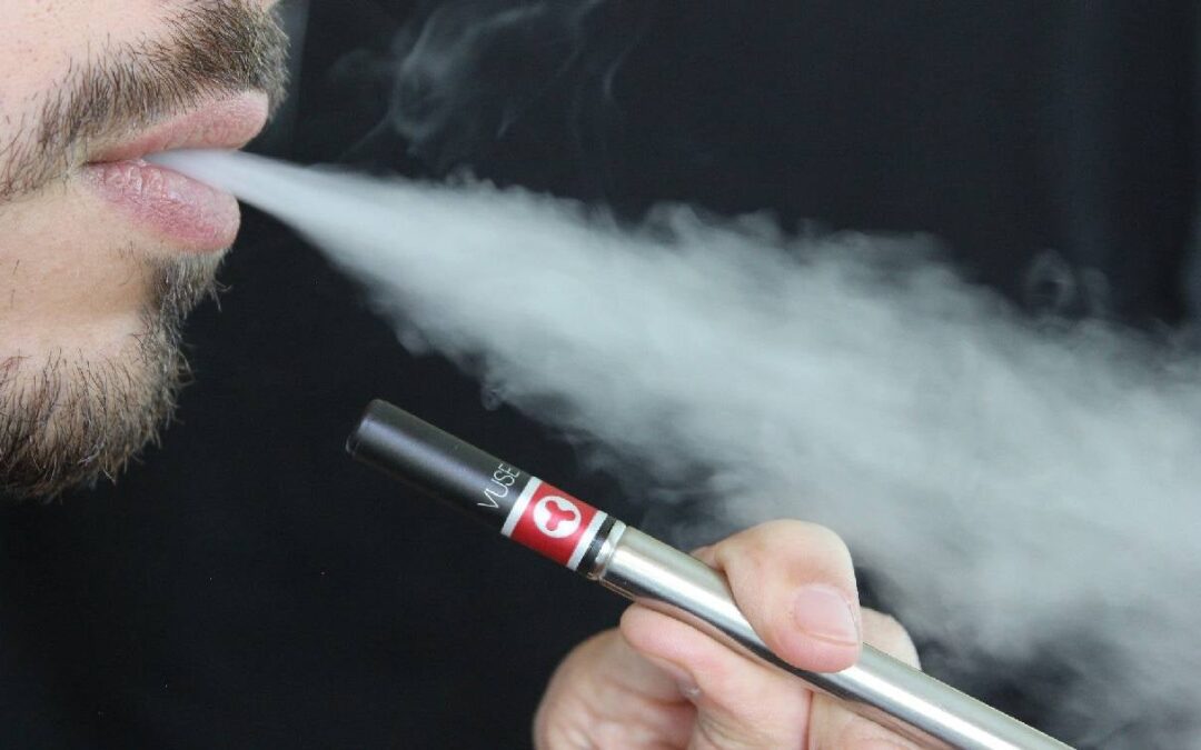 SuperIndustria investiga venta de vapeadores a menores y ordena a Rappi y Dislicores reforzar controles