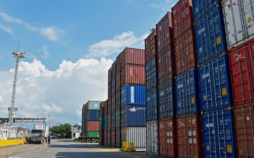 Colombia aplicará gravamen del 30 % a productos ecuatorianos en respuesta a arancel impuesto por Ecuador