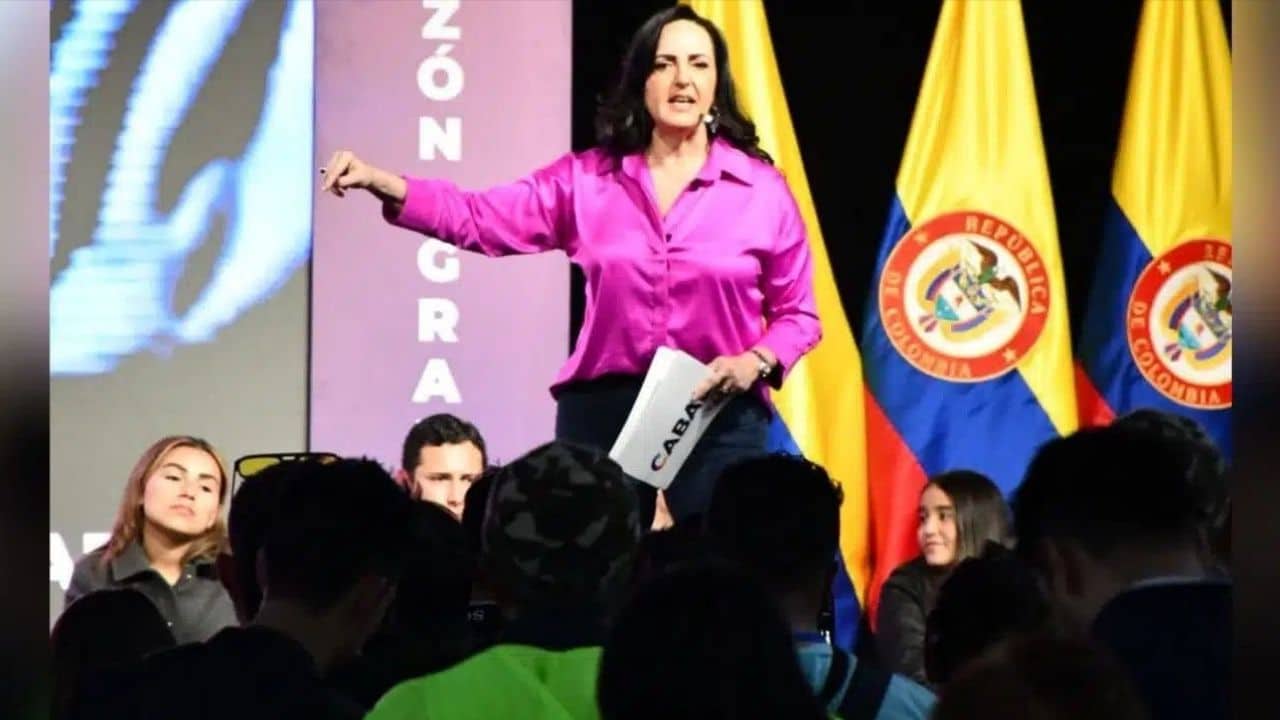 El partido del expresidente Uribe vive crisis interna por renuncia de dos de sus líderes