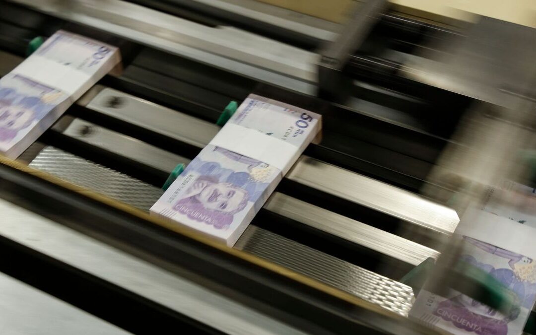 Colombia crecería 2,9 % este 2026, pero Fitch Ratings alertó por inflación y riesgos fiscales