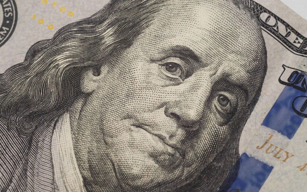 Borrador de decreto pensional podría presionar a la baja el dólar, advierte asesor financiero