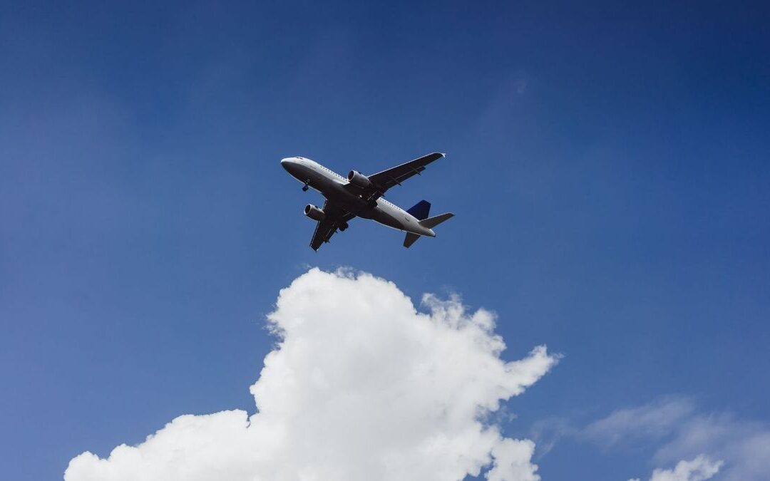 Empresa de aerolíneas se declara en bancarrota por costos elevados y dificultades para operar