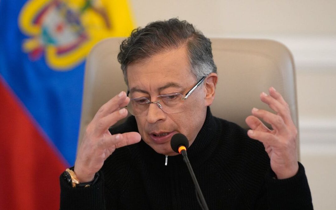 Petro fue denunciado penalmente por polémico contrato de 10.000 millones para sacarlo de la Lista Clinton