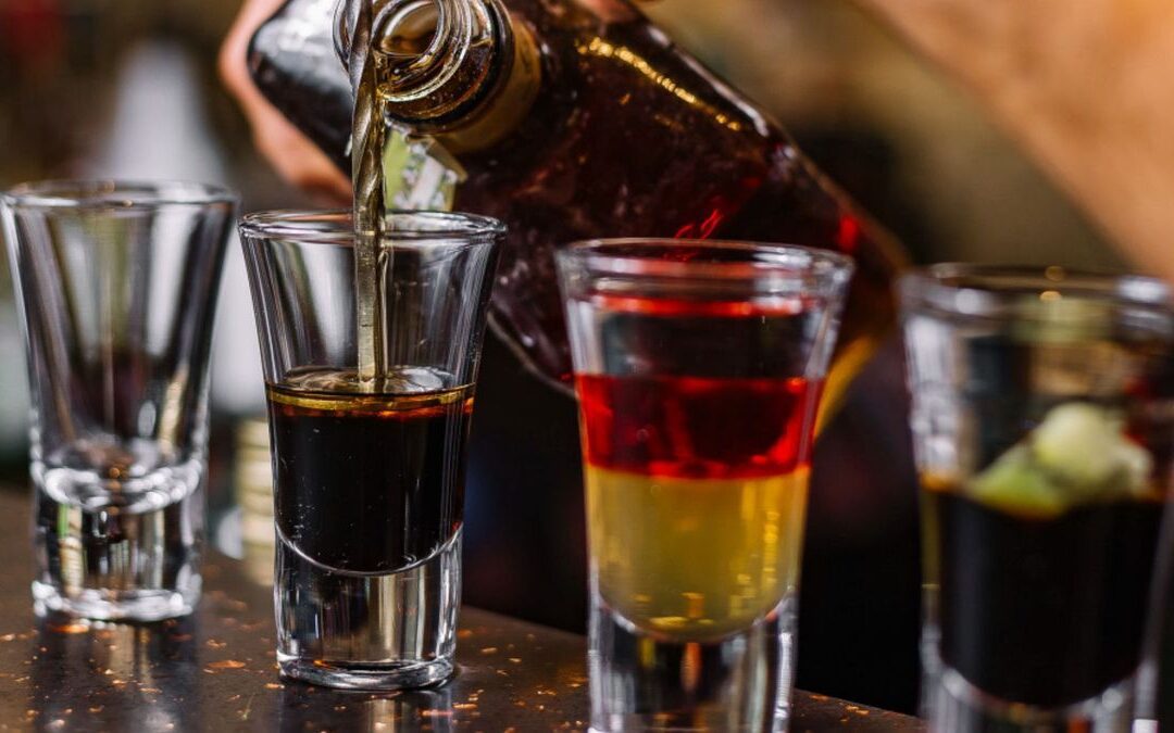 Así quedarían los precios del licor y el cigarrillo tras el decreto de emergencia económica