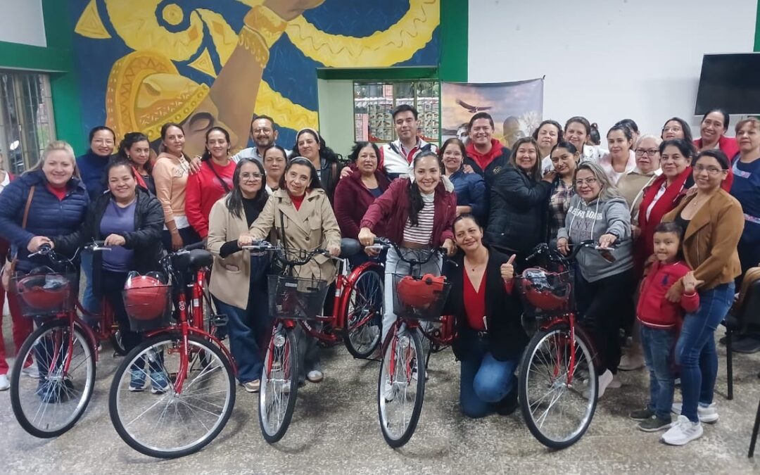 Treinta madres comunitarias de Sogamoso recibieron bicicletas nuevas para fortalecer su labor