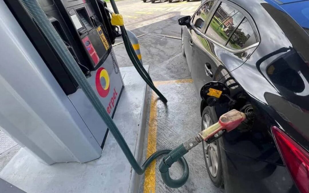 La gasolina no baja como se esperaba y las estaciones de servicio explican qué está pasando