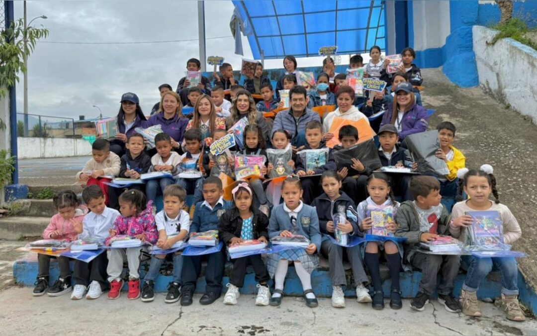 Más de 400 kits escolares llegaron a colegios públicos de Duitama mediante la estrategia ‘Hechos útiles’