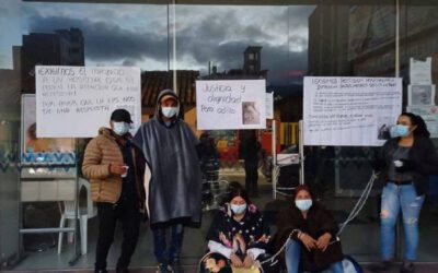 Familia se encadena en Sogamoso para exigir remisión de paciente de Nueva EPS y logra compromiso tras mediación oficial