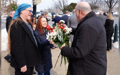 Colombia regala flores por San Valentín en Washington como símbolo de alianza entre países