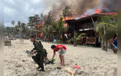 Un voraz incendio destruye un complejo turístico de la ciudad colombiana de Santa Marta