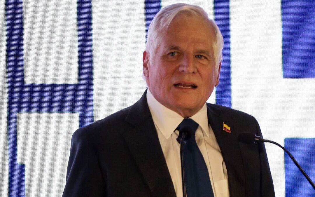 ‘No sé a cuál plata se refiere Lafaurie, pero solo le pido que deje descansar a mi hijo’: Miguel Uribe Londoño