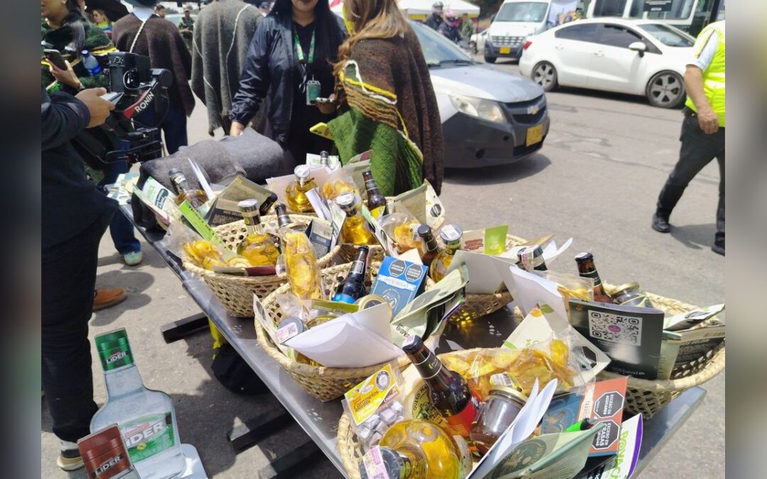 Los productos que contenían las anchetas que fueron obsequiadas a turistas que llegaron a Boyacá el fin de semana #Tolditos7Días