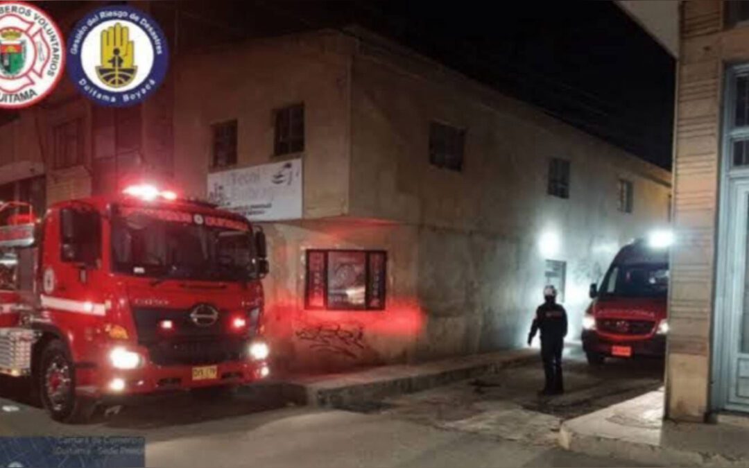 Explosión en ferretería de Duitama deja un trabajador herido y daños en la estructura