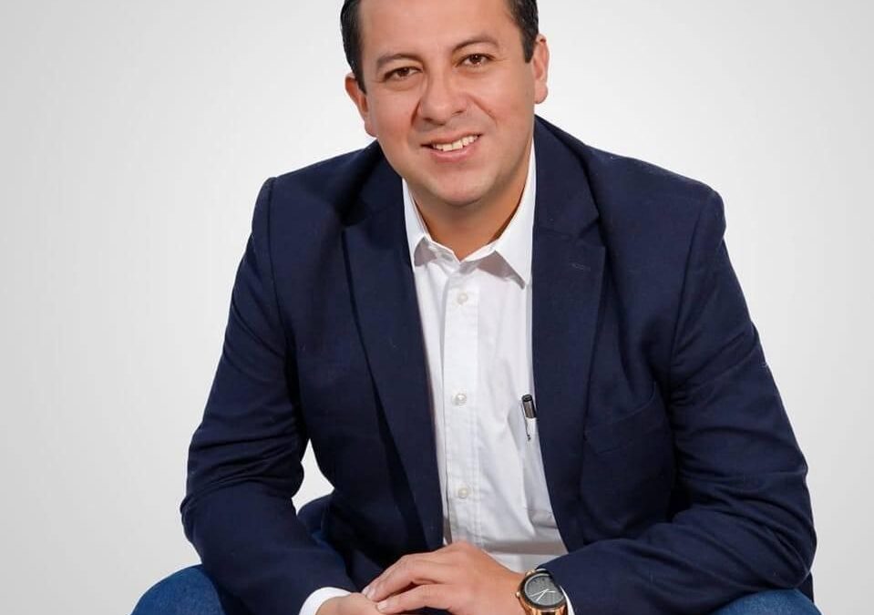 Diego guzmán aspira a representar a los egresados ante el consejo superior de la UPTC