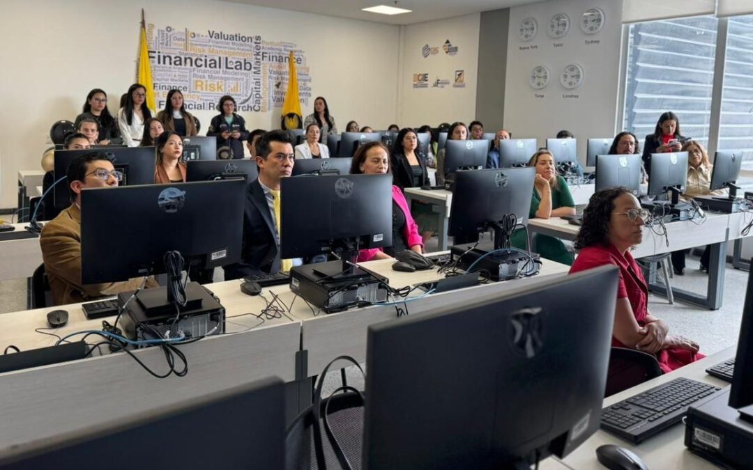 Uptc inaugura laboratorio financiero para analizar mercados de capitales en tiempo real