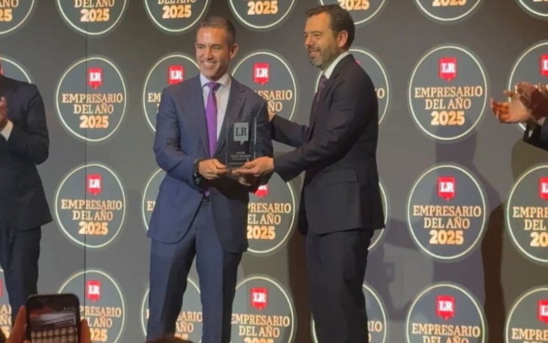 David Vélez se queda con el premio Empresario del Año 2025 por su revolución en la banca digital