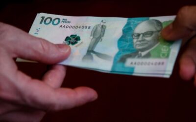 ¿Endeudarse o esperar? Economista advierte impacto de tasas en Colombia