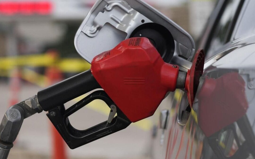 Petro quitaría subsidios a la gasolina por cuenta del aumento de precios por la guerra en Irán