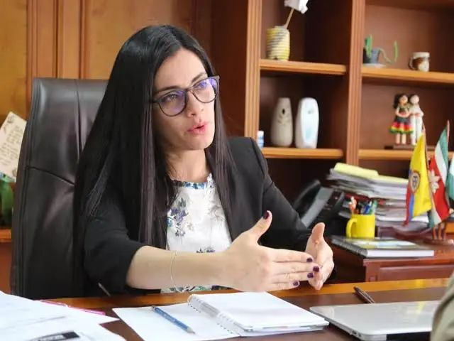 Carolina Espitia le reclama a César Gaviria por vallas del Partido Liberal en Boyacá