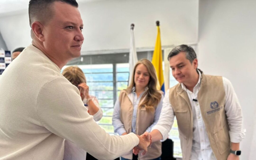 Quindío primer departamento del país en culminar 100% los escrutinios. Representantes electos ya tiene credencial