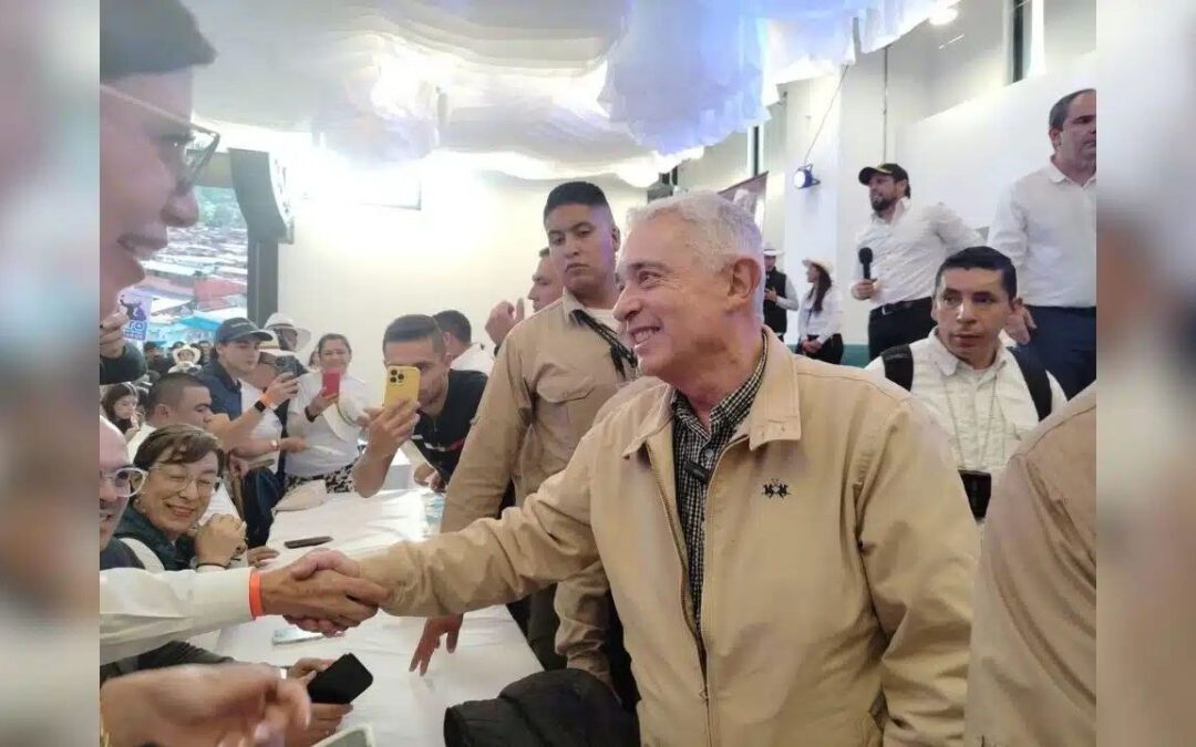 Con un conversatorio en Paipa, hoy el expresidente Álvaro Uribe cerrará su recorrido por Boyacá #Tolditos7Días