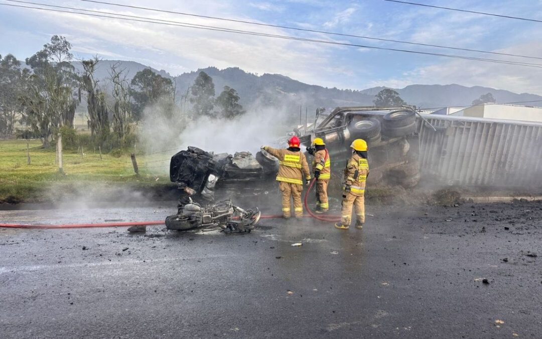 Ya son cinco los muertos por aparatoso accidente en un peaje de Cundinamarca