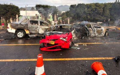 Dos muertos y 19 heridos deja un aparatoso accidente en un peaje del centro de Colombia