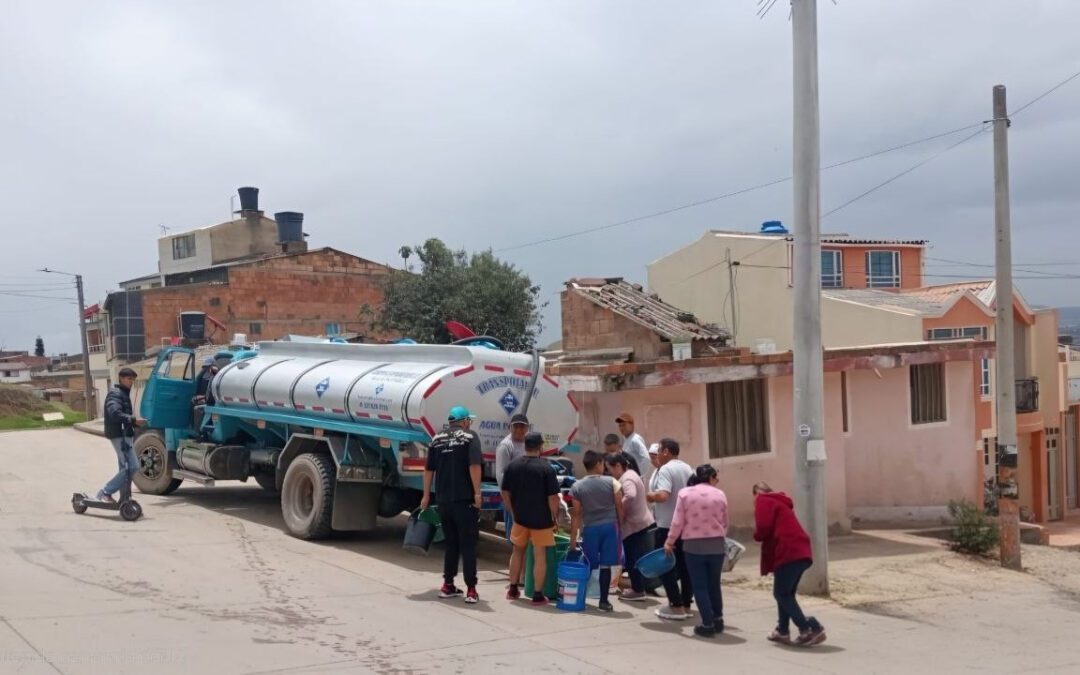 Avanza instalación de tubería y ejecución de conexiones técnicas para normalizar servicio de acueducto en Tunja