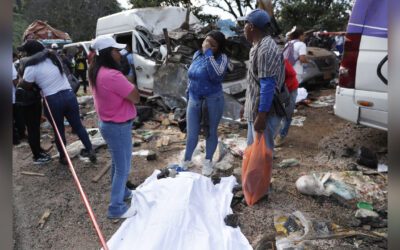 Ascienden a 19 los civiles muertos por ataque con bomba en la Vía Panamericana en Colombia