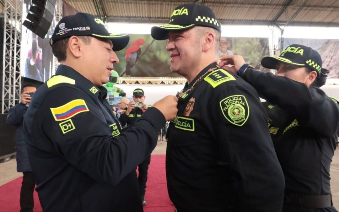 La pinta de policía del gobernador de Boyacá, Carlos Amaya #Tolditos7Días