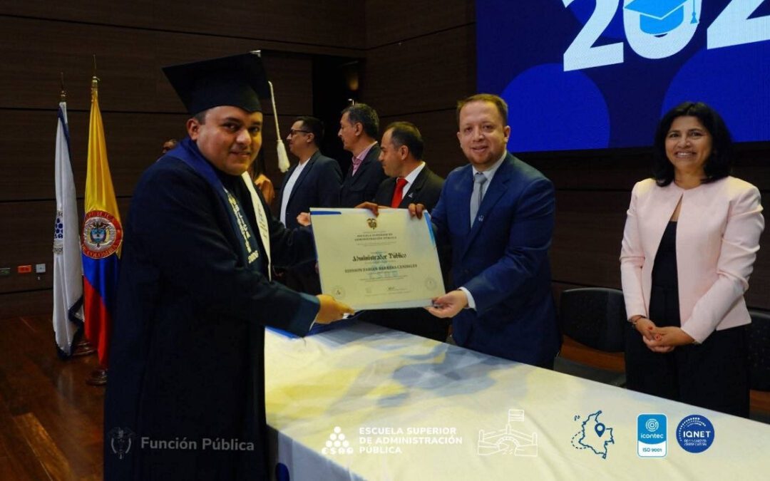 Columnista de Boyacá Sie7e Días Edisson Fabián Barrera Cendales, el mejor promedio de la ESAP en Tunja #Tolditos7Días