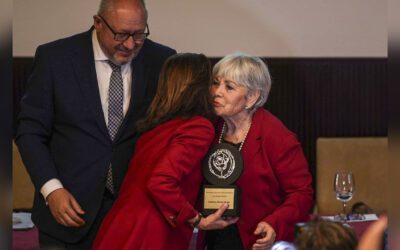La periodista colombiana Catalina Gómez ganó el premio Anguita Parrado