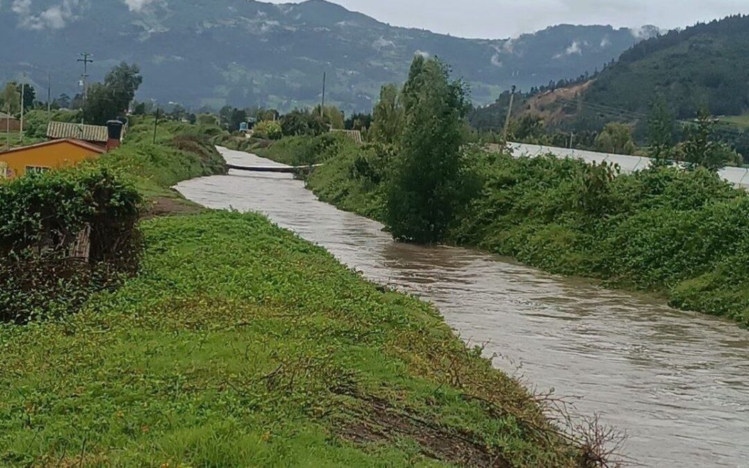 Samacá en alerta naranja por fuertes lluvias que han generado inundaciones y deslizamientos de tierra