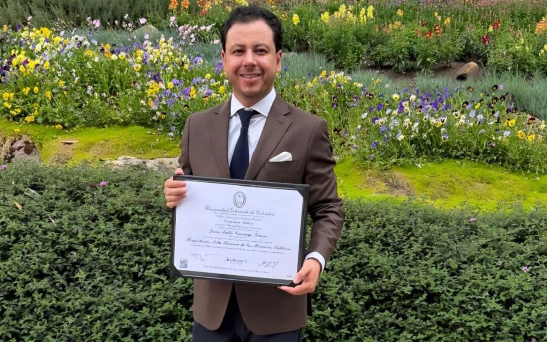 Excontralor de Boyacá se graduó de la maestría en Alta Gerencia de los Recursos Públicos en el Externado #Tolditos7Días