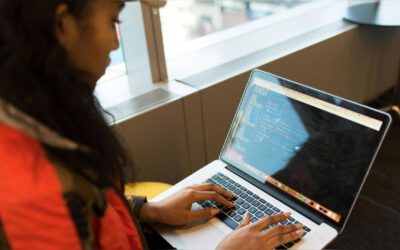 El mercado laboral cambia de rumbo: perfiles híbridos ganan terreno en la era de la inteligencia artificial