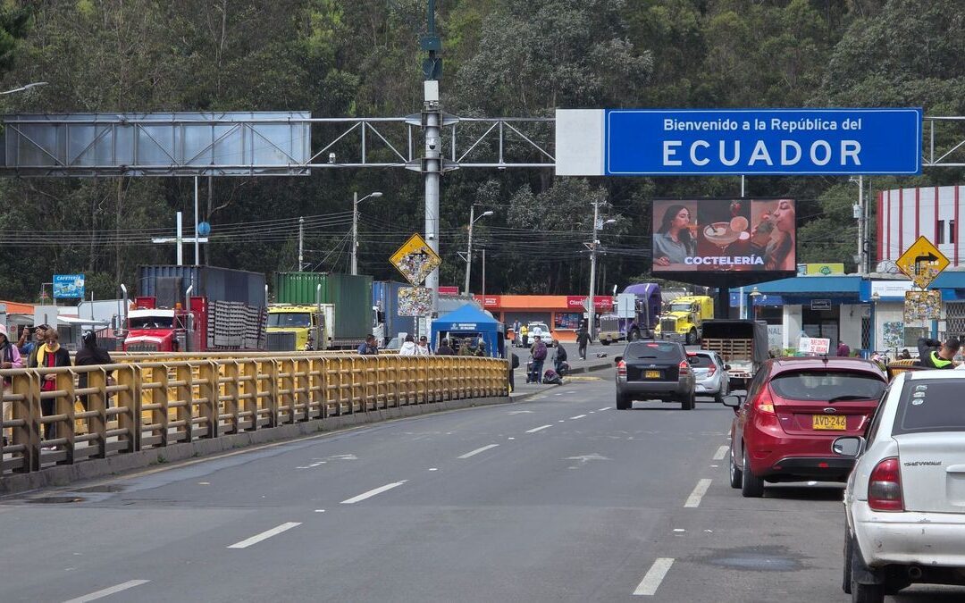 Gobierno propone aranceles hasta del 75% a productos de Ecuador, tras medidas del 100% de ese país