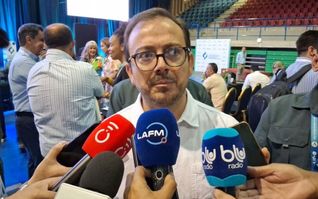 “Democratización de la energía”: la apuesta del Gobierno para desmontar el modelo actual eléctrico en Colombia